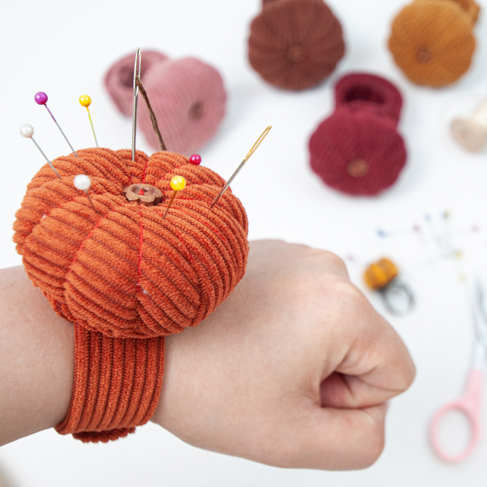 Pumpkins Wrist Pin Cushion Set - Sewing Pin Cushion ulasan dan harga